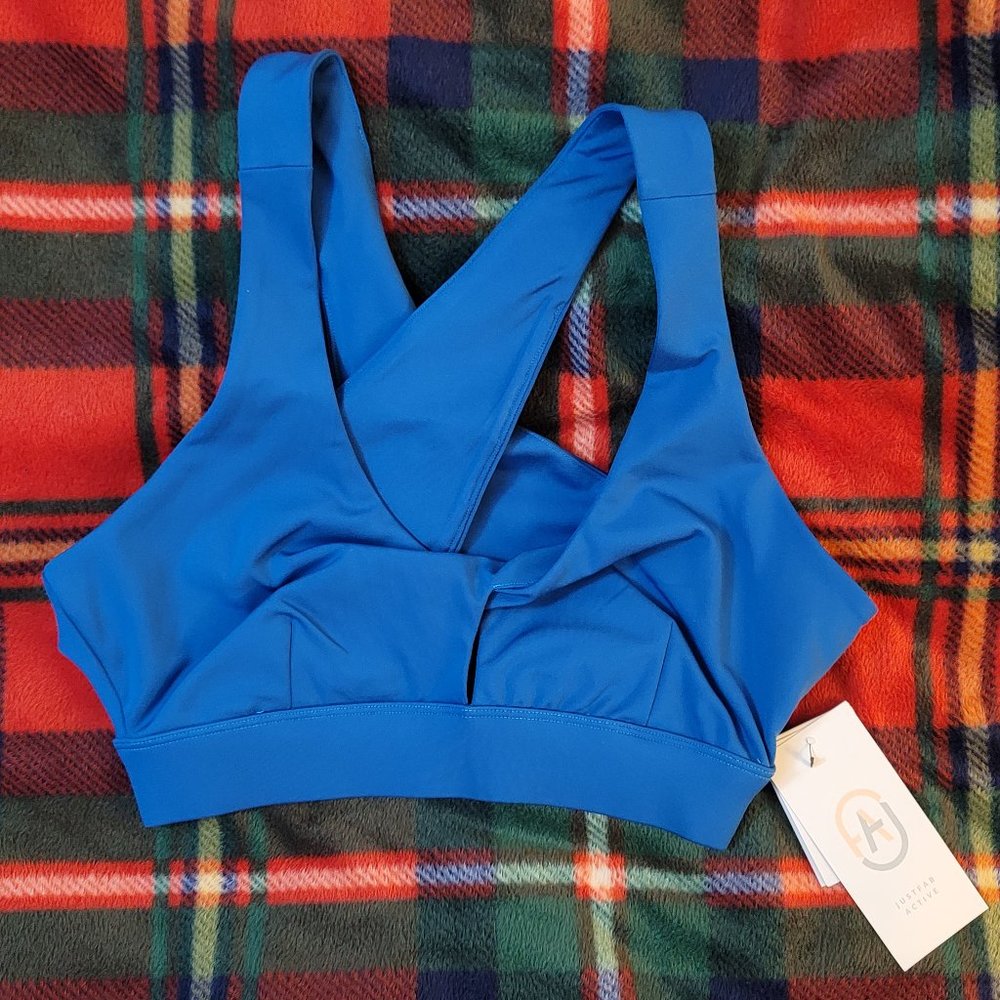 JustFab Active Twist Front Sports Bra